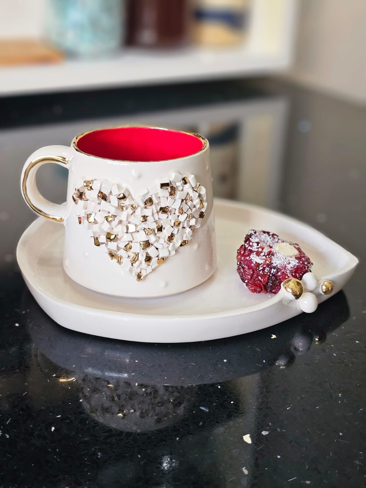 KALP MUG [tabaklı,içi kırmızı]